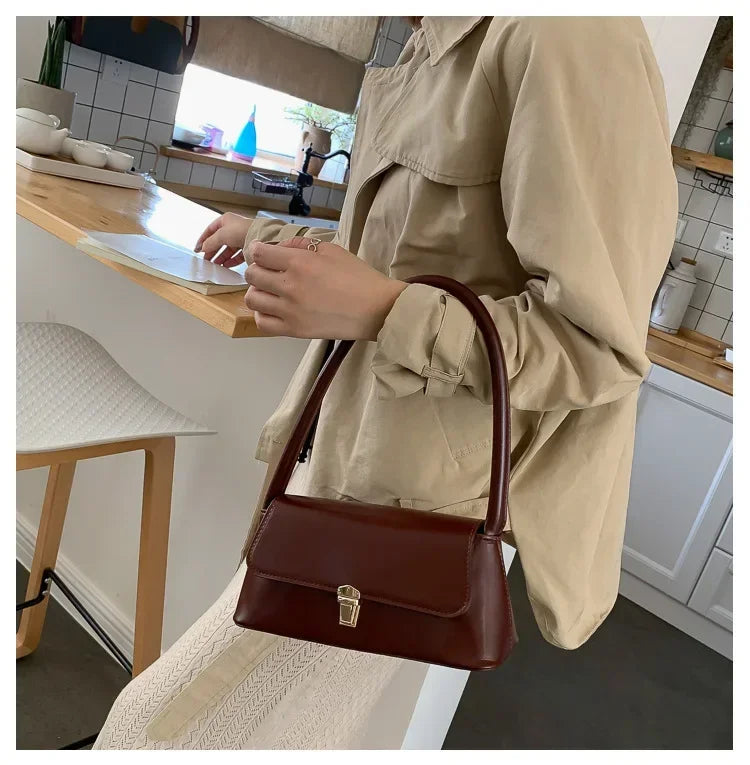 Aria Luxe Saddle Bag