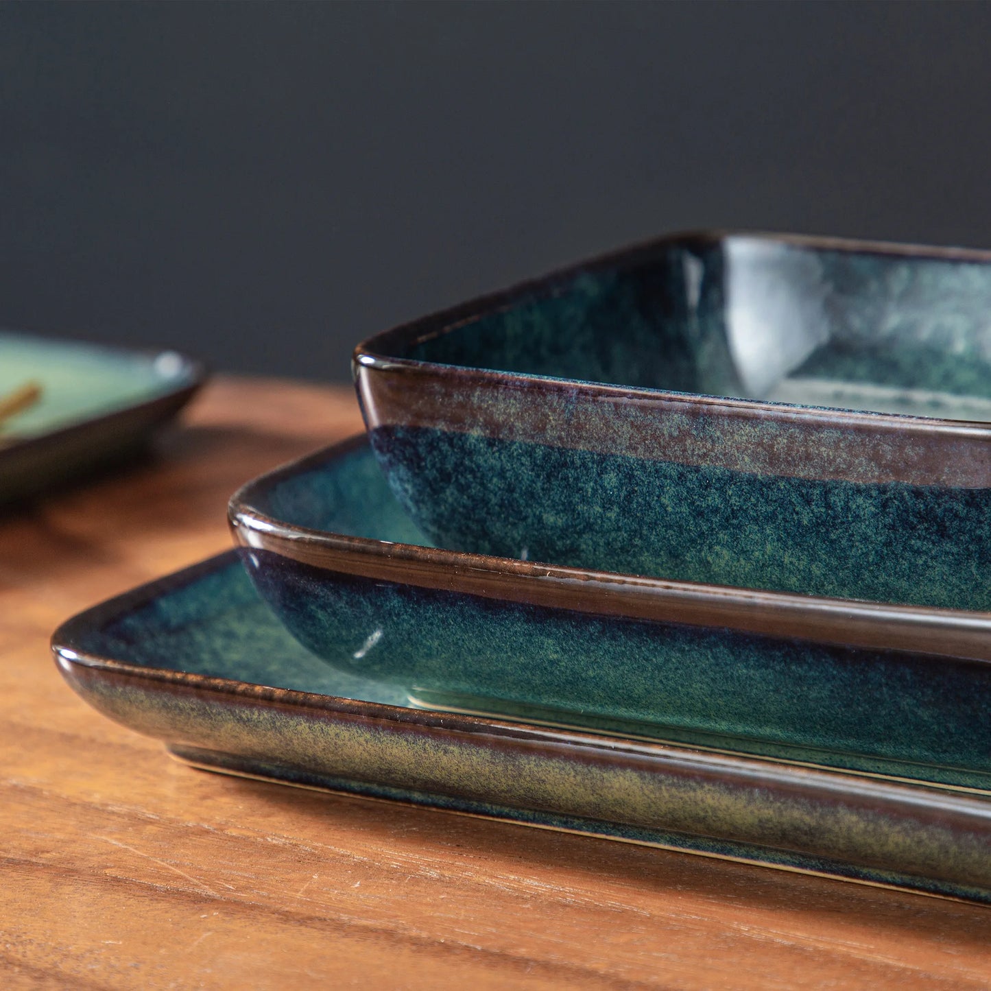 SternGlaze Green Dinnerware Set