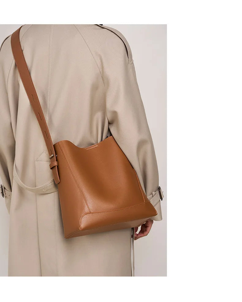 CLARISSA LEATHER TOTE BAG
