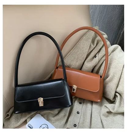 Aria Luxe Saddle Bag