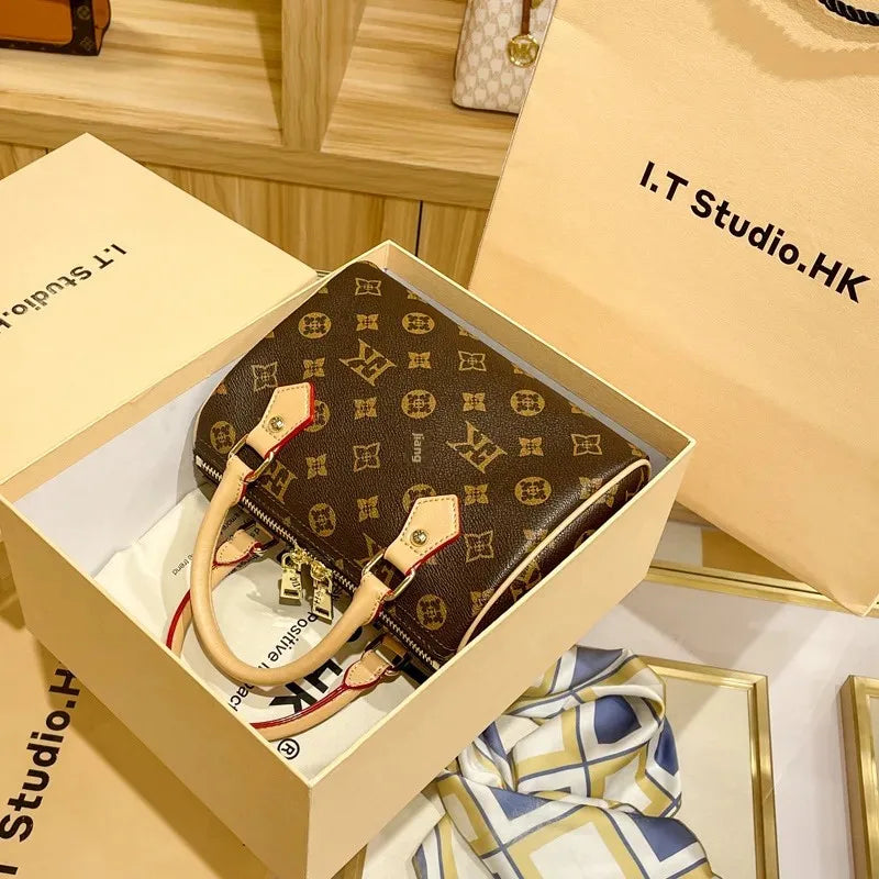 Victoria Luxe Bag