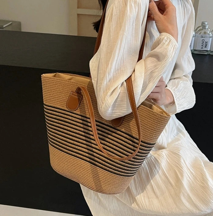 ADWOA STRAW SHOULDER BAG