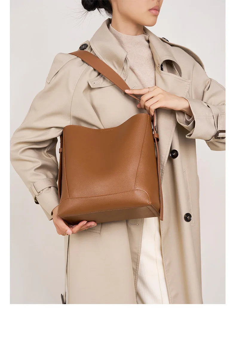 CLARISSA LEATHER TOTE BAG