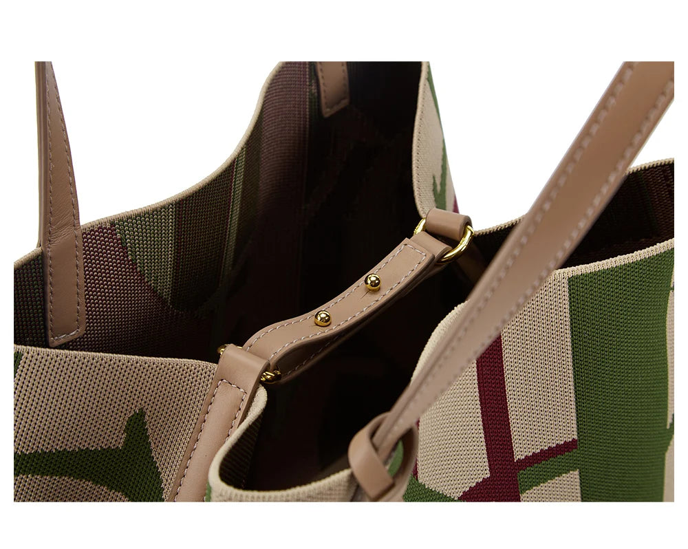 LUCY RETRO BUCKET HANDBAG