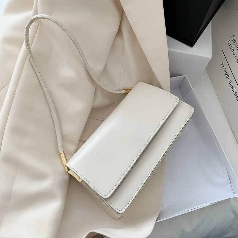 Aria Luxe Saddle Bag
