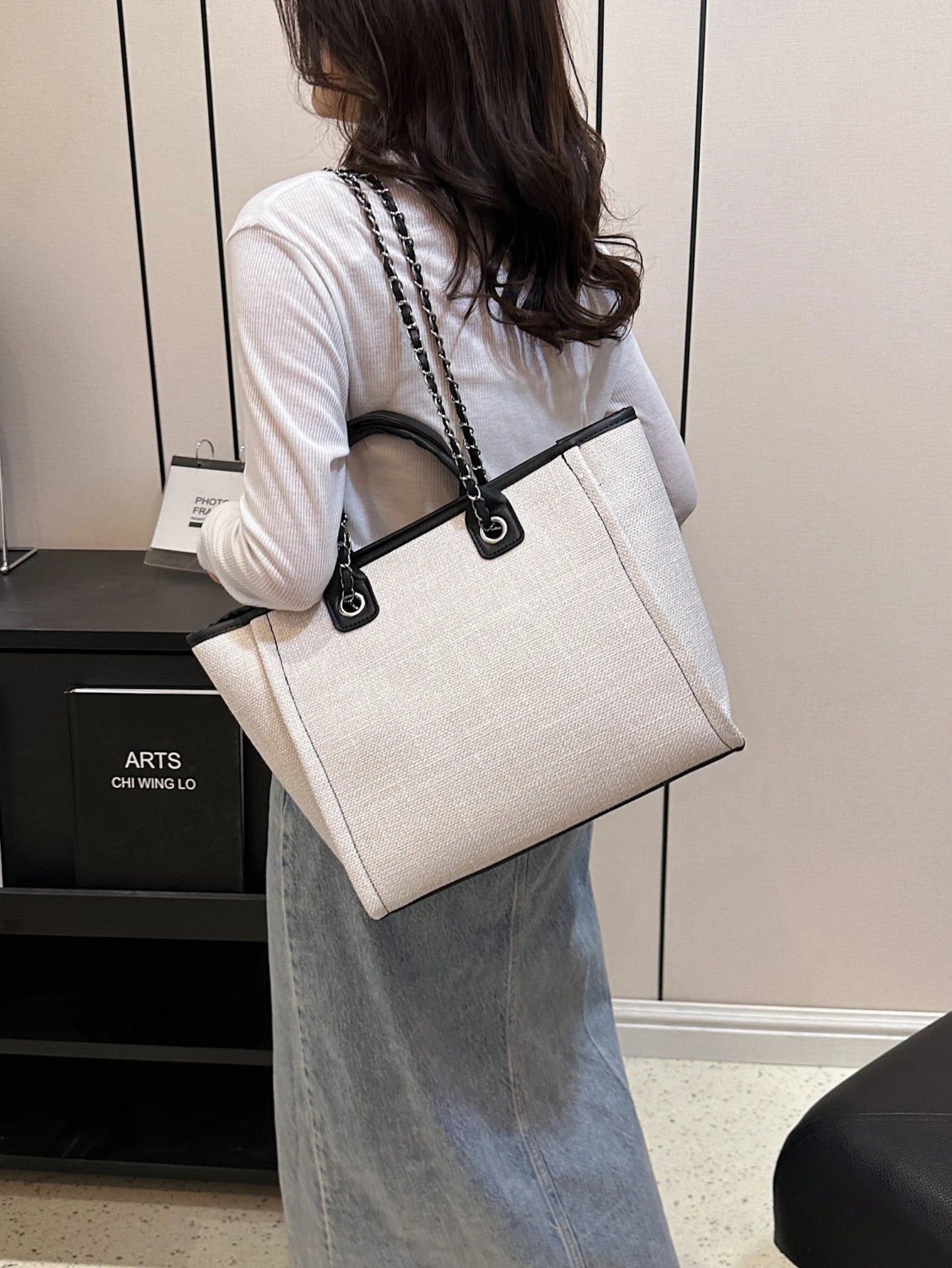 CANVAS CHAIN TOTE – LARGE CAPACITY COMMUTER BAG