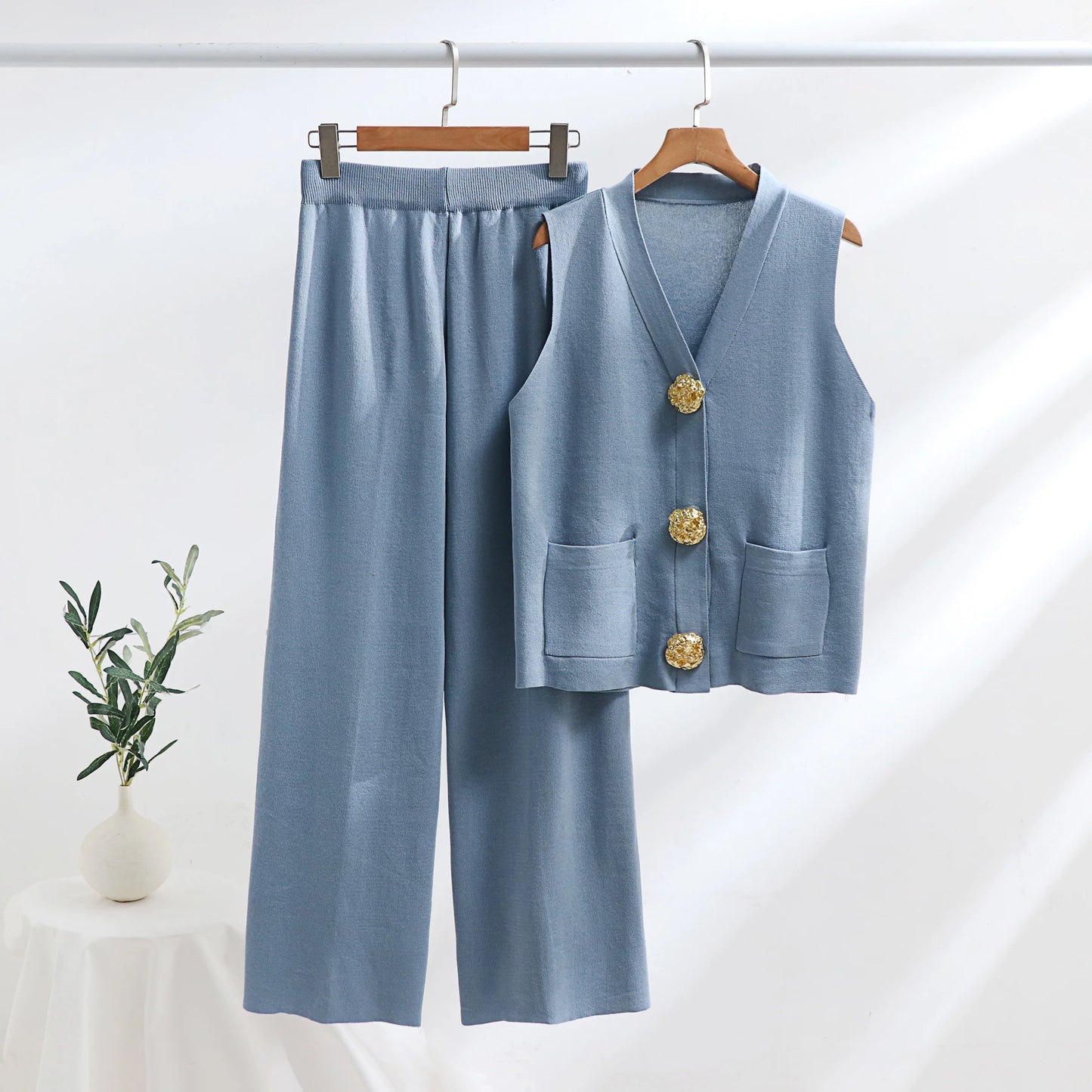VICTORIA V-NECK VEST SET