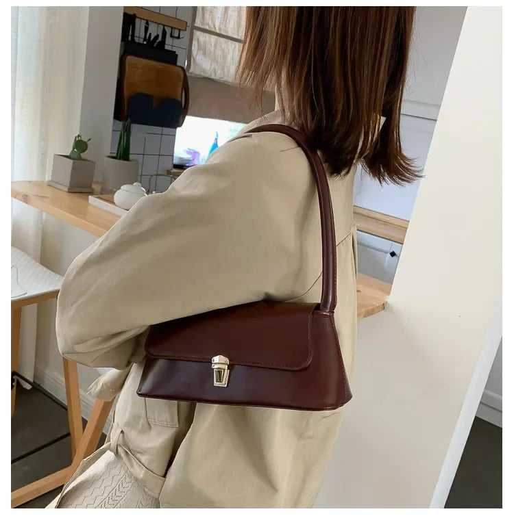 Aria Luxe Saddle Bag