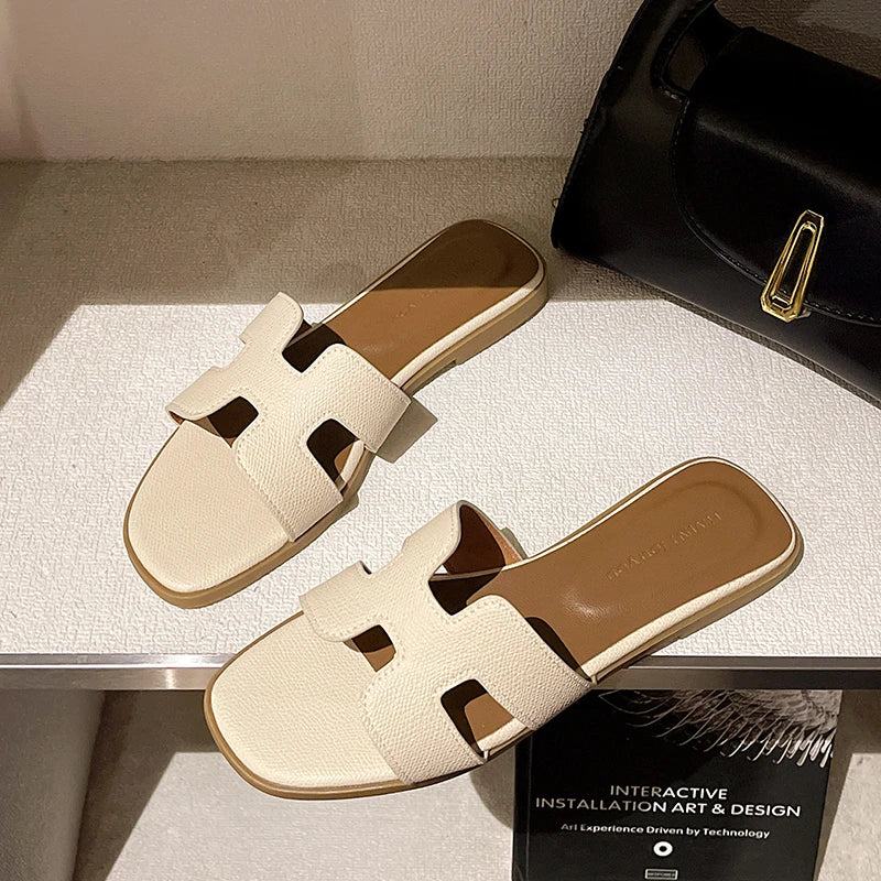 KATE LATEX FLAT SANDALS