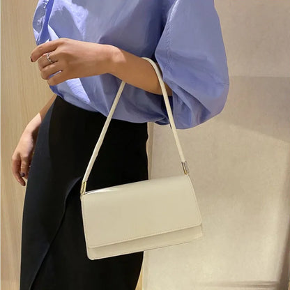 Aria Luxe Saddle Bag