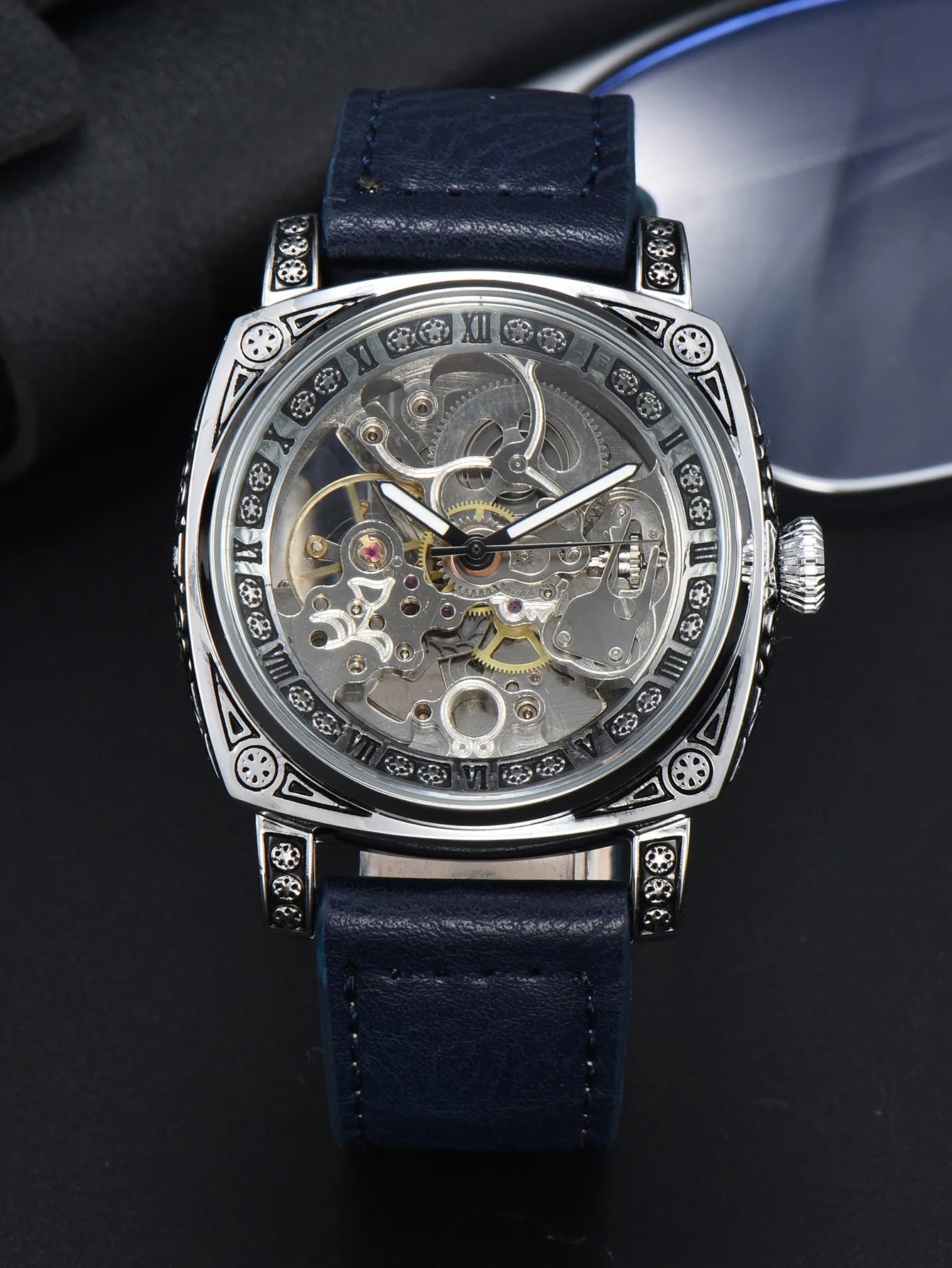 THE LONGLUX HERITAGE SKELETON