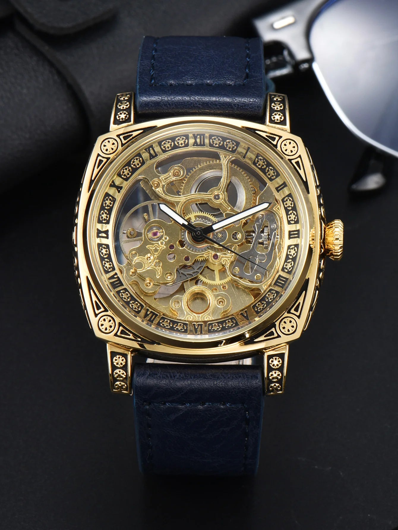 THE LONGLUX HERITAGE SKELETON