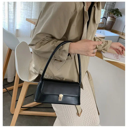 Aria Luxe Saddle Bag