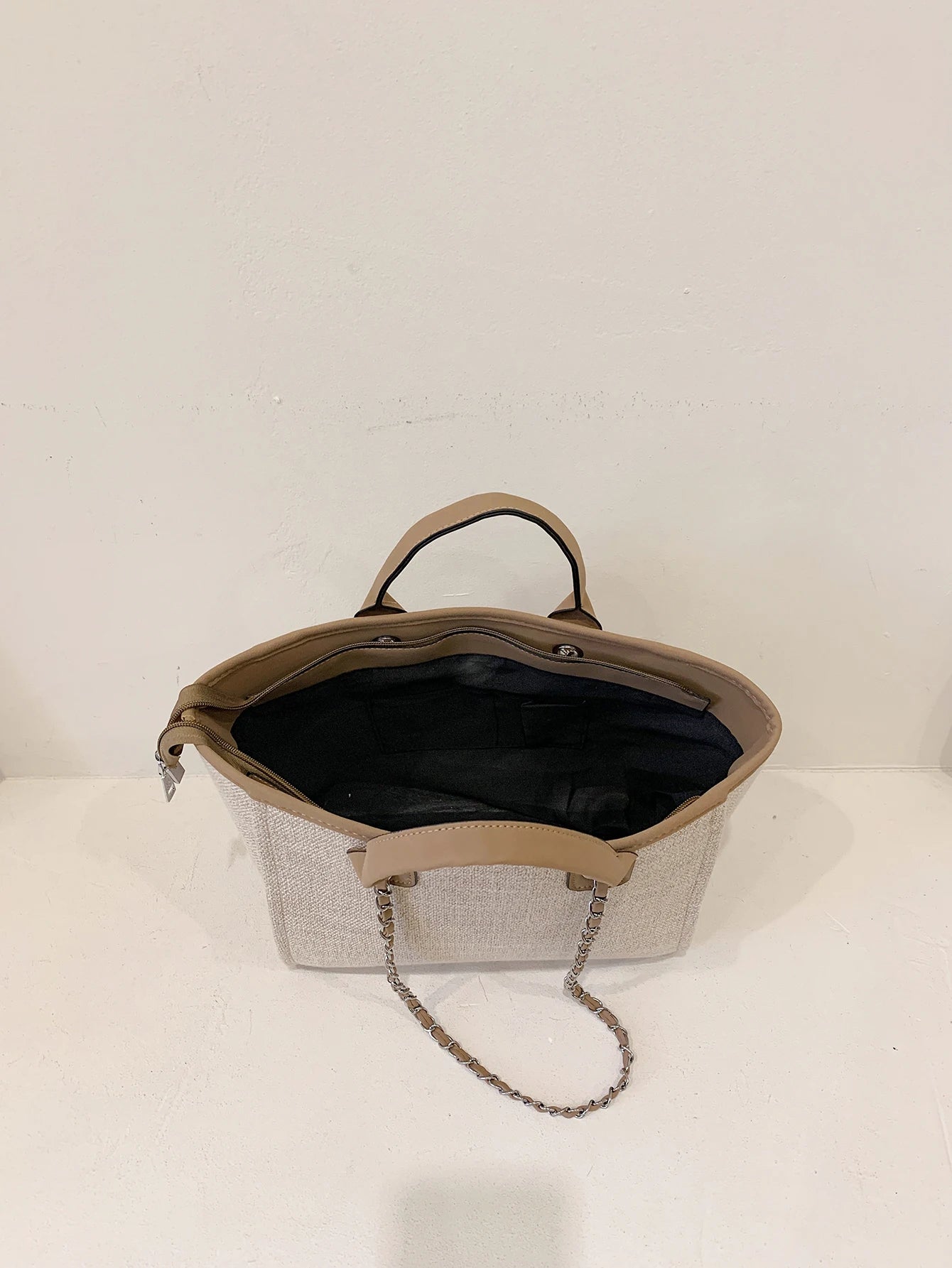 CANVAS CHAIN TOTE – LARGE CAPACITY COMMUTER BAG