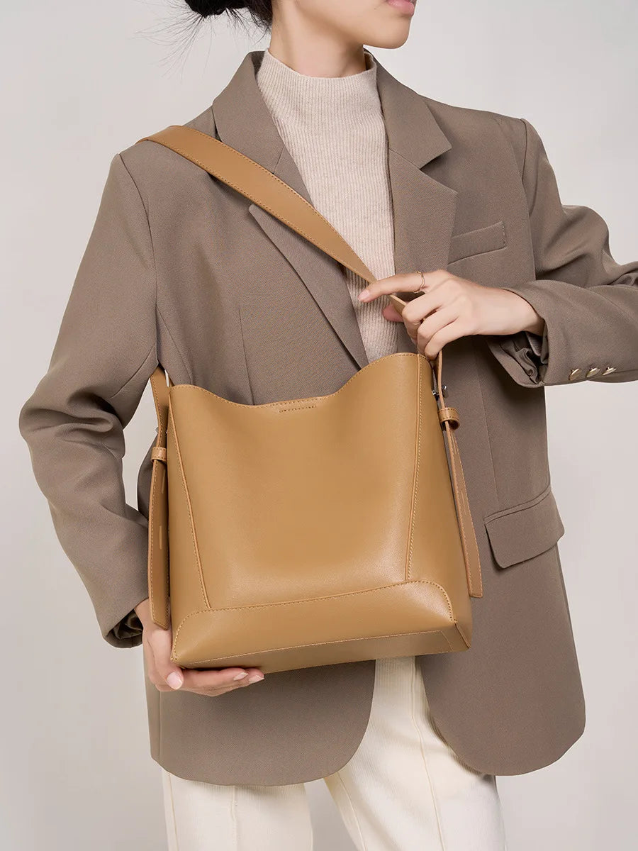 CLARISSA LEATHER TOTE BAG
