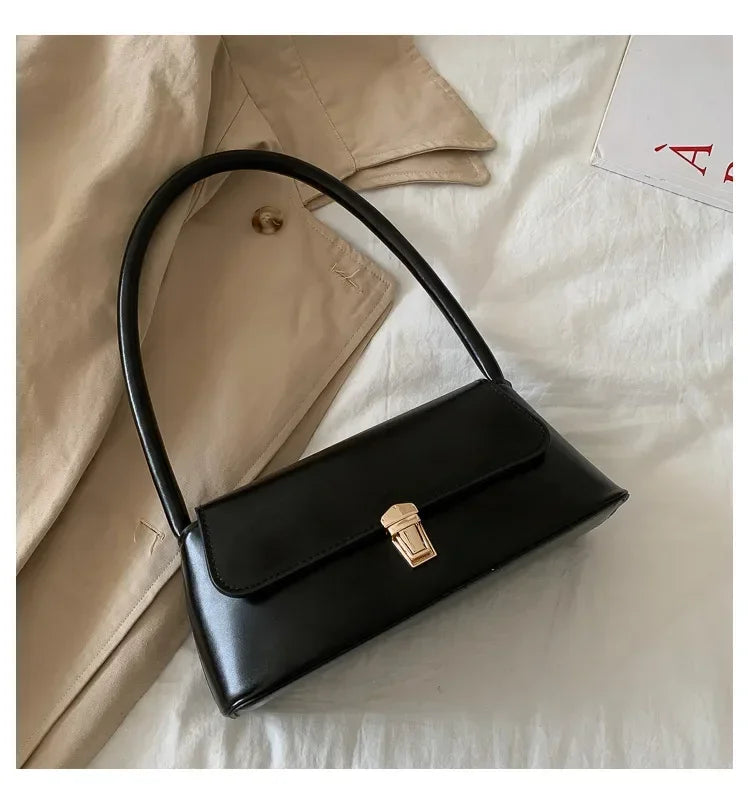 Aria Luxe Saddle Bag
