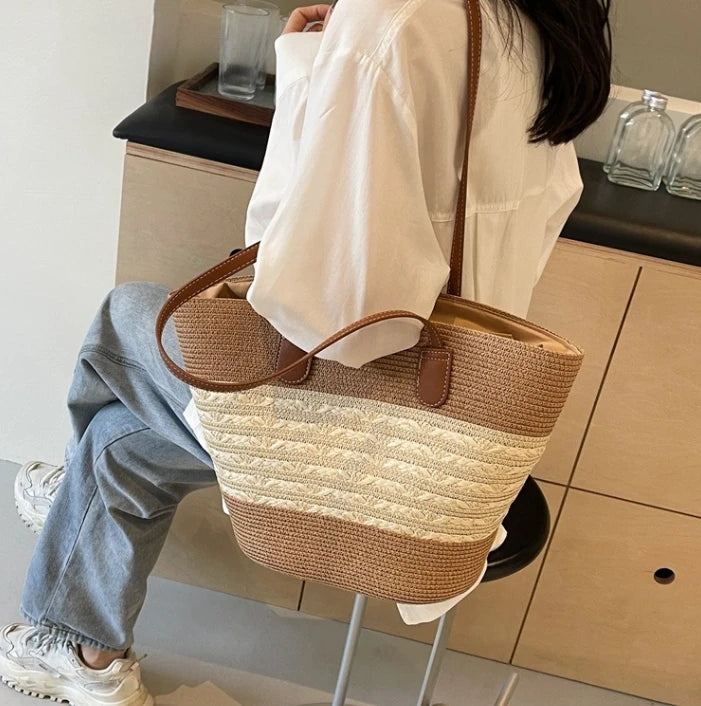 ADWOA STRAW SHOULDER BAG