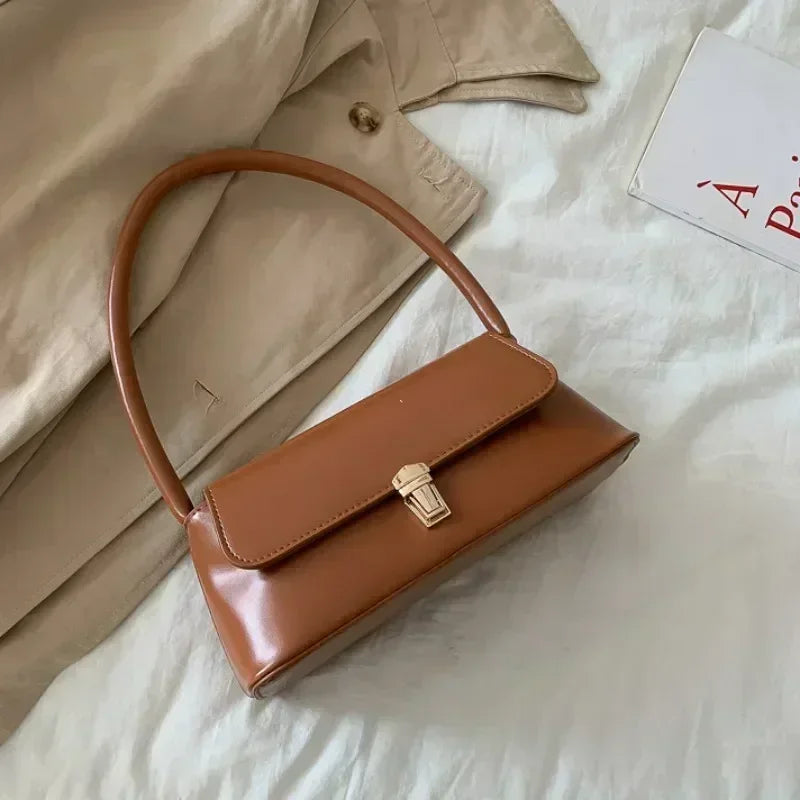 Aria Luxe Saddle Bag