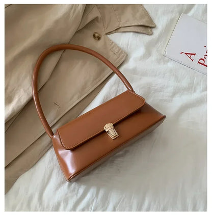 Aria Luxe Saddle Bag