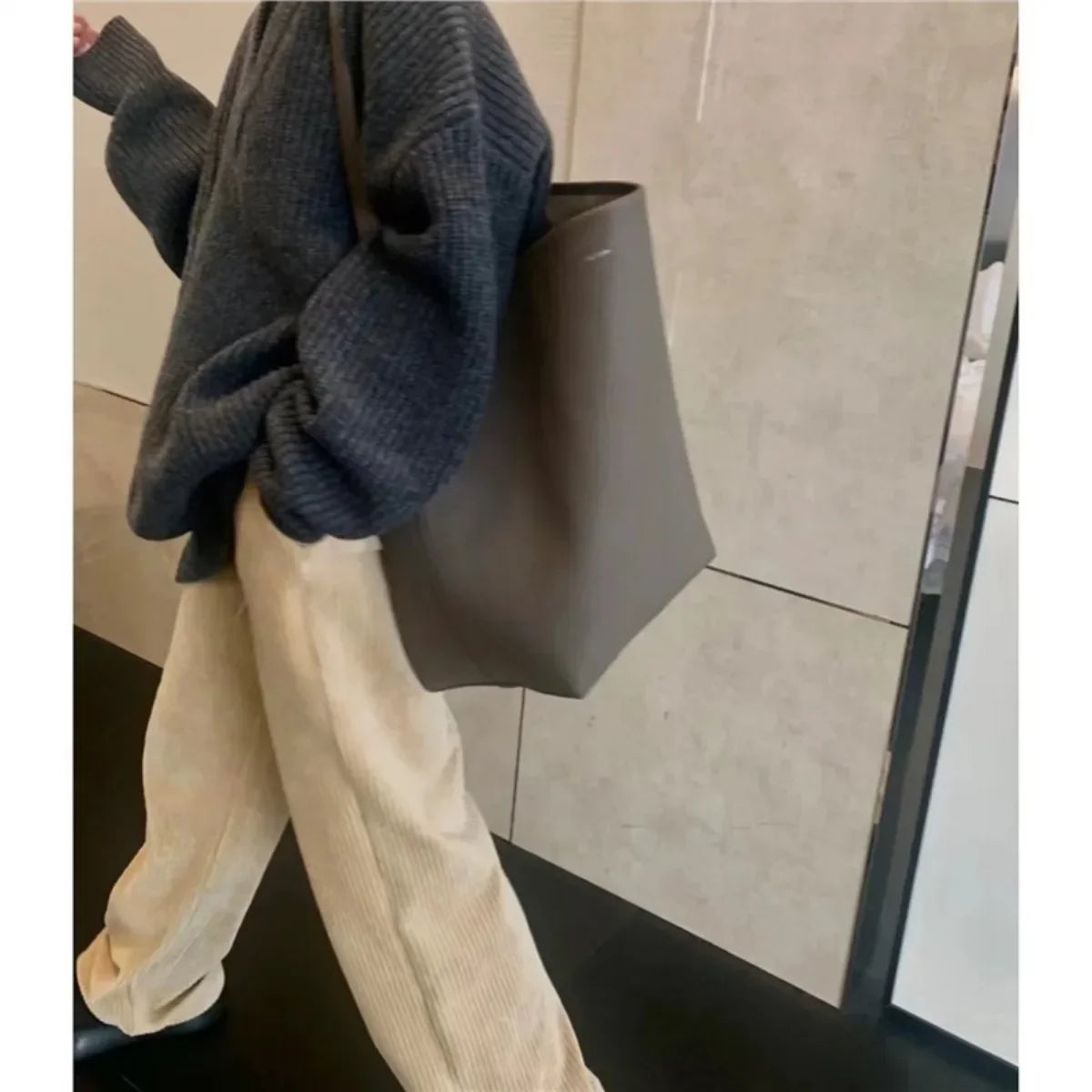 EMILIA LEATHER BUCKET TOTE