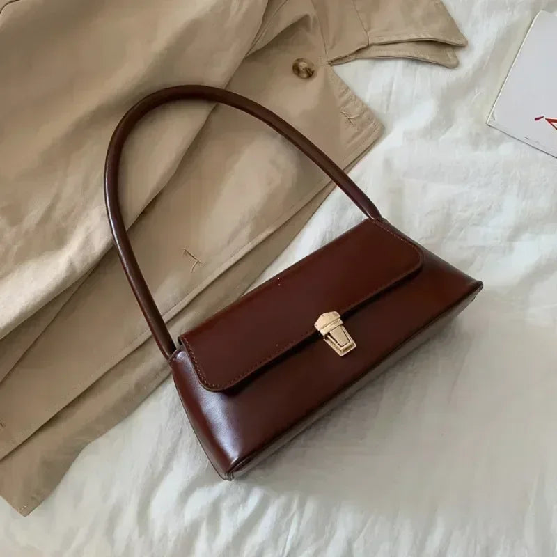 Aria Luxe Saddle Bag